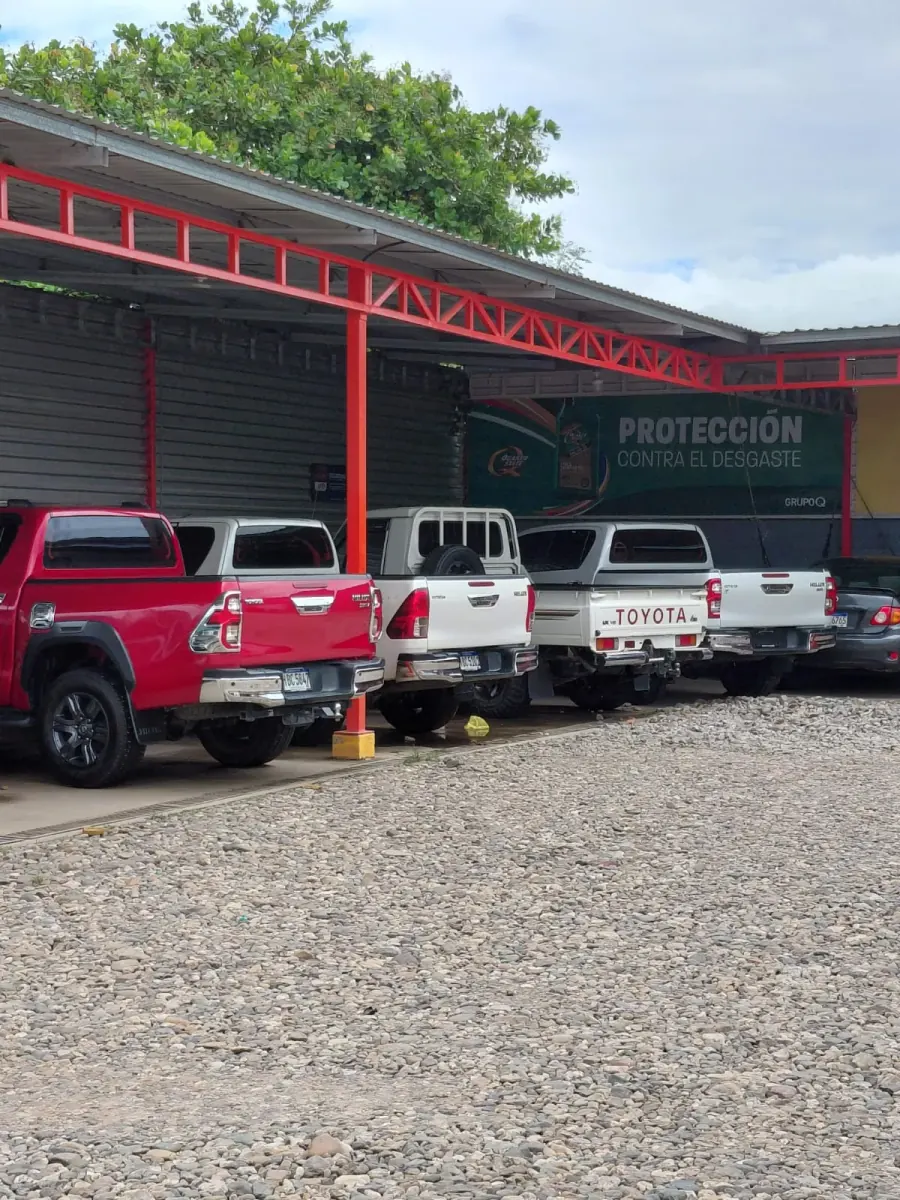 Área techada de servicio